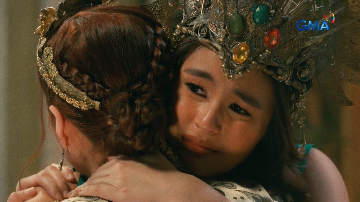Nayeia_'s tweet photo. Have to really commend @gabbi Wdym, her mom chemistry with her three kids is just perfect.

She’s honestly so good at carrying that mom energy. Walang tapon. Ramdam mo talaga. 💚

#SanggreTumitindingGalit https://t.co/owwjlzo1ta