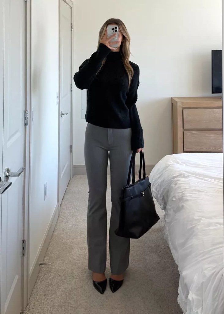 girlsnotes_'s tweet photo. i love corporate outfits https://t.co/OzmXCq5xZk