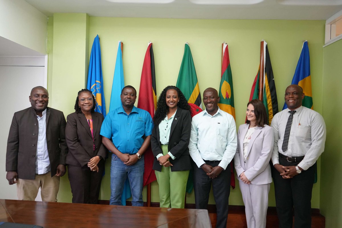 FAOCaribbean's tweet photo. 🤝Minister of Agriculture and PS for Agriculture, Fisheries and Natural Resources of #SaintLucia, and representatives of the Government of Canada @CanadaDev received updates and future plans from the Executive Director of #PISLM, @FAO &amp; @theGEF on the #SoilCare 1 Project 🌱 https://t.co/Bg5xcbmWBu