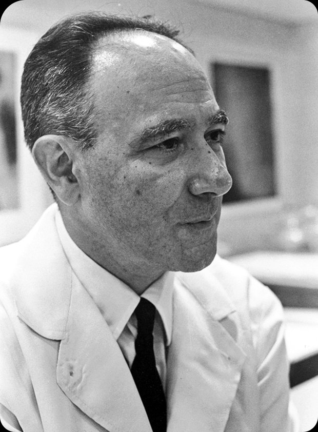 El 18/02/1924 nació Humberto Fernández-Morán.

En su discurso de incorporación a la <a href="/acfimanve/">Academia Ciencias Físicas, Matemáticas y Naturales</a> dijo: “La epopeya libertadora que nos legó Bolívar podrá repetirse en ese otro plano de la expansión científica y cultural que aún nos reserva el futuro”.

ℹ️🔗 goo.su/zmztJ