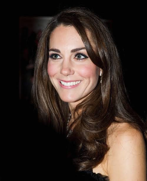 Kate’s Power Suit tweet media