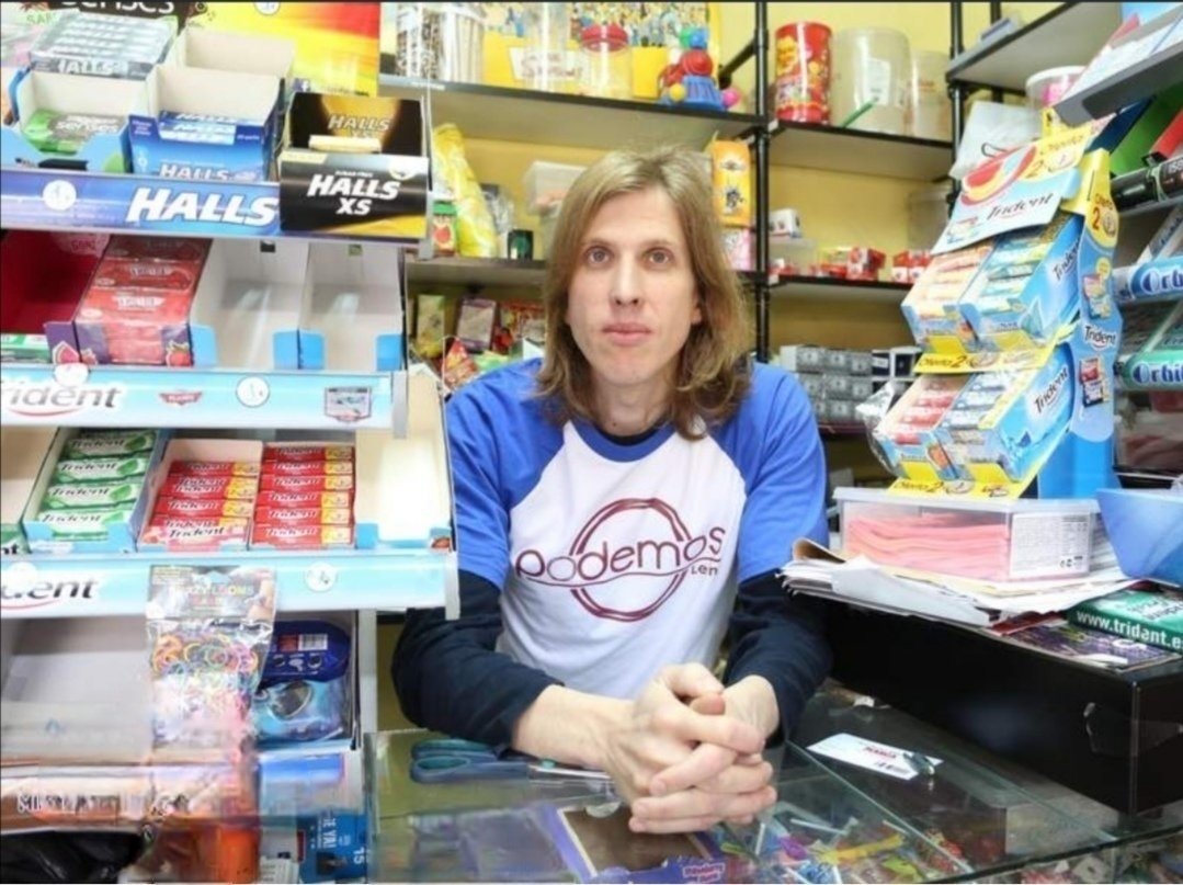 PerdigueroASP's tweet image. Aquí tenéis al kioskero que se pone como la hija del exorcista cuando le llamo kioskero.