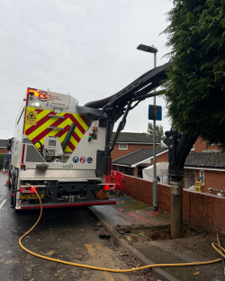 uk_cse's tweet photo. Our team has safely exposed gas services in Reading, paving the way for smooth, next-step works 🚧✅

📞 0118 332 0002
📧 info@cse-uk.co.uk

#CSEExcavation #GasWorks #Teamwork https://t.co/Hs6jpnrHi3