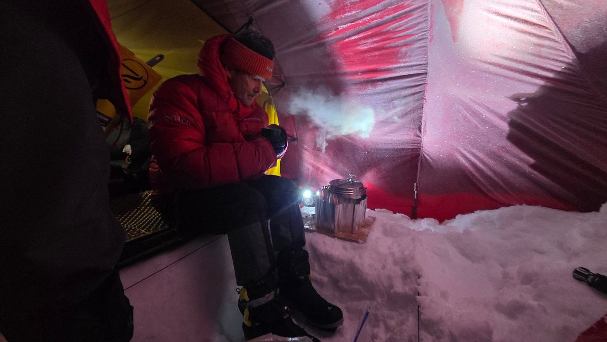 speedomick's tweet photo. Massive thank you to all of  #teamarctic The team that took part in the challenge are 

David Liddle @davidoutdoorz
Fatima Whitbread MBE @fatima.whitbread
Jamie Annetts @nordurguides
Luke Jellicoe  @luke_jellicoe_arlo_properties
Mick Cullen @speedomick 
Nicky Poi @amidlifetravelcrisis
Sam Donaldson @samd0nalds0n
Tanner H Hicks @tannerhhicks
Will Ackhurst @will.akhurst
what an amazing bunch of humans it eas an absolute pleasure for me to be a part of this amazing team. 

What an amazing adventure bloody cold tho even for myself, it was so cold I got a bit of frostnip that's frostbites little brother 🥶 that'll teach me to run round the Arctic in me woffs 🧊😋. 
Thank you so much to everyone who donated i cannot thank you enough. I understand that its a difficult time for everyone as it's just after Christmas so I really do appreciate your efforts to donate and help me reach my target of 5k on my https://t.co/e1RdQDslVF which you managed to do 🫶🙏.

https://t.co/TmEkuQkXl2

#PulkAndPeak #ColdFrontier2026 #RemoteBoldCold #FatimasUKCampaign #TheSpeedoMickFoundation