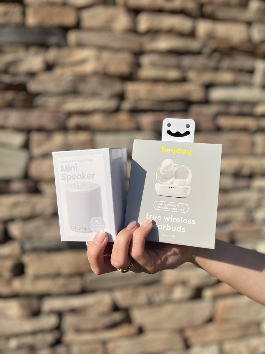 WIN IT WEDNESDAY 🎉

Follow, like, and comment to be entered to win this mini speaker and wireless headphones! 🎧

*winner announced at 5pm*