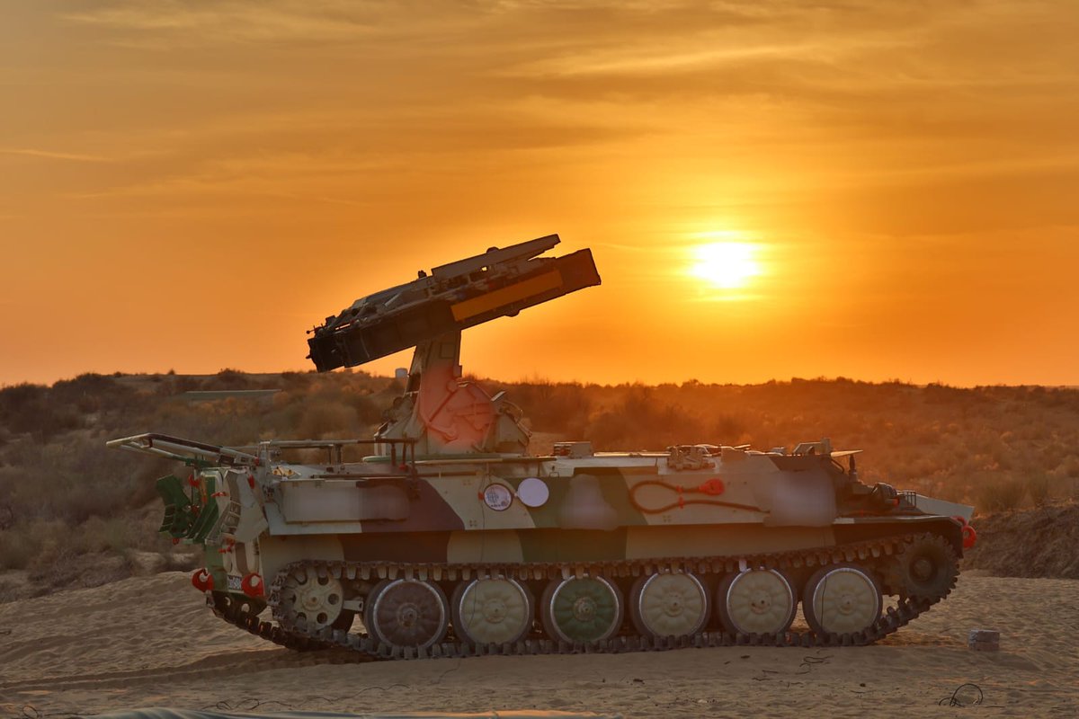 KonarkCorps's tweet image. "Forged for Firepower, Ready for Battle"

#AirDefence Warriors of #BlazingSkiesBrigade, exhibited immaculate firepower &amp;amp; flawless target engagement while validating firing standards in the challenging deserts of #Rajasthan. 
A powerful display of 'Precision, Grit &amp;amp; Dominance' of