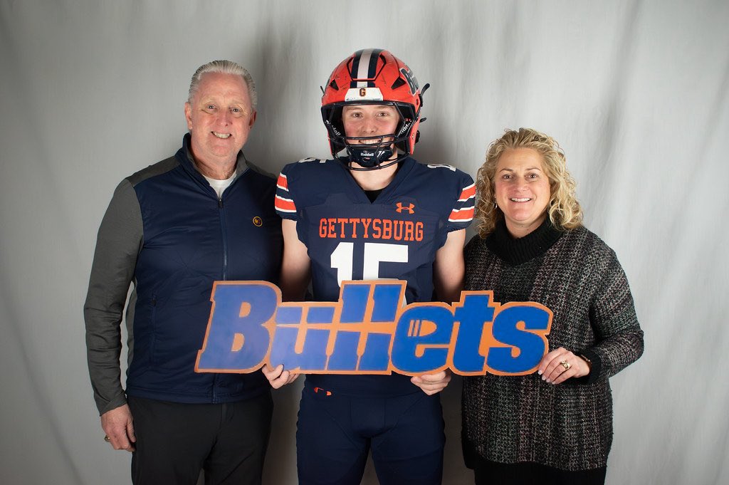 BradyCobb_'s tweet image. I am beyond grateful to announce my commitment to Gettysburg College! I can’t thank my family, coaches, and friends enough for believing in me. I would also like to thank @Coach_MikeGreen and the rest of the staff for believing in me and giving me this opportunity! #GoBullets