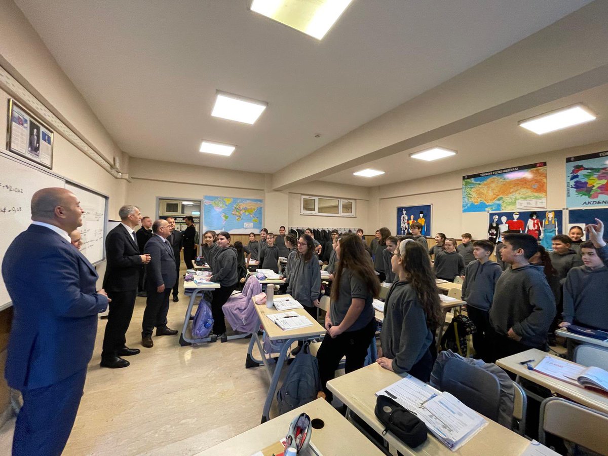 Sancak-Soy Ortaokulunu ziyaret ettik… Okul idaresi, Okul aile birliği, öğretmen ve öğrenciler ile hasbihâl etme fırsatı bulduk. Gayetli  ve başarılı çalışmaları için her  birine ayrı ayrı teşekkür ediyorum…