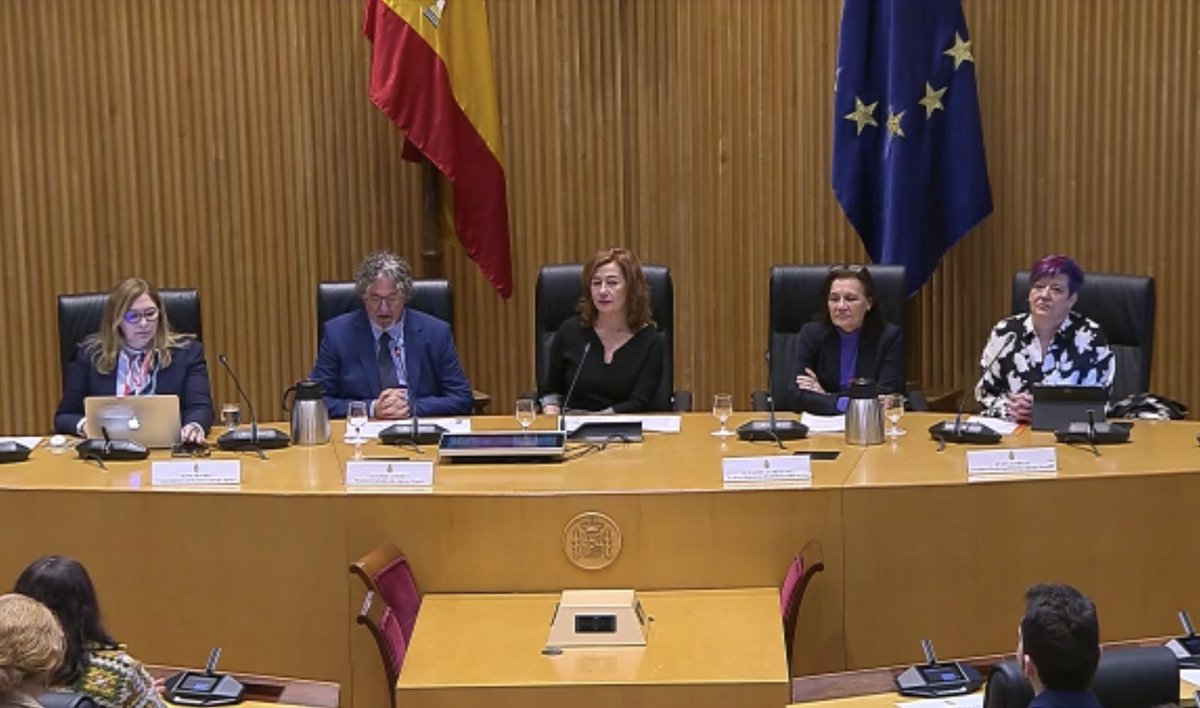 perpar_tal's tweet photo. Hoy 18 de febrero se celebra el día internacional de las personas con Asperger. Por tanto, se trata de un día muy especial para todos los “aspittos” como yo. :)

El lunes se celebró en el Congreso de los Diputados una muy interesante jornada de sensibilización sobre el Síndrome de Aspeger, que contó con la participación de Francina Armengol (presidenta del Congreso), Rafael Jorreto (presidente de CONFAE), Rafaela Caballero (psiquiatra especialista en Asperger), Pilar Pérez (presidenta Asperger Cataluña) y Eva Garraza (presidenta Asperger Navarra). 

Aunque yo seguí el acto de manera virtual, en varios momentos me emocioné escuchando las reflexiones y testimonios de los participantes. Yo he sufrido mucho a lo largo de mi vida, por no haber sido consciente de ser Asperger hasta hace poco, ya con 44 años. Descubrirlo, aunque fuese tarde, me cambió la vida (para bien) e hizo que todo encajase. Sin embargo, eso no quita que las enfermedades de salud mental que he pasado en los últimos años estuviesen cerca de terminar con mi vida… y el no saber que era Asperger y que nadie me tratase como tal, fue un acelerador para que eso ocurriese.

Por este motivo, no puedo más que redoblar mi energía para seguir contribuyendo a la normalización e integración de las personas con Asperger. Labor que voy a seguir realizando asistiendo a actos y a través de presentaciones por diferentes lugares de España de mi libro, en el que cuento mi historia como “aspitto”. En él, también reflexiono sobre las causas de todo lo que he sufrido y qué se podría hacer para mejorar como sociedad en temas de salud mental y asperger/autismo.

Además, me pongo a disposición de las principales asociaciones españolas de Asperger: @AspergerMadrid, @AspergerSevilla, @Asperger_Espana , @confae74929 ….

#asperger #DíaMundialAsperger #DiaMundialAsperger #TEA #autismo