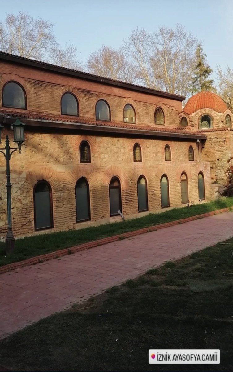 __
Dünya hayatımızın son sayfasına ölüm yazılırken hayatımızın kaç sayfa olduğu bize bildirilmedi.
Bu yüzden ne yapacaksanız yarına bırakmadan yapın....
Rabbim hakkıyla eda edenlerden eylesin cümleyi...

#Hayırlı #Ramazanlar 🌹