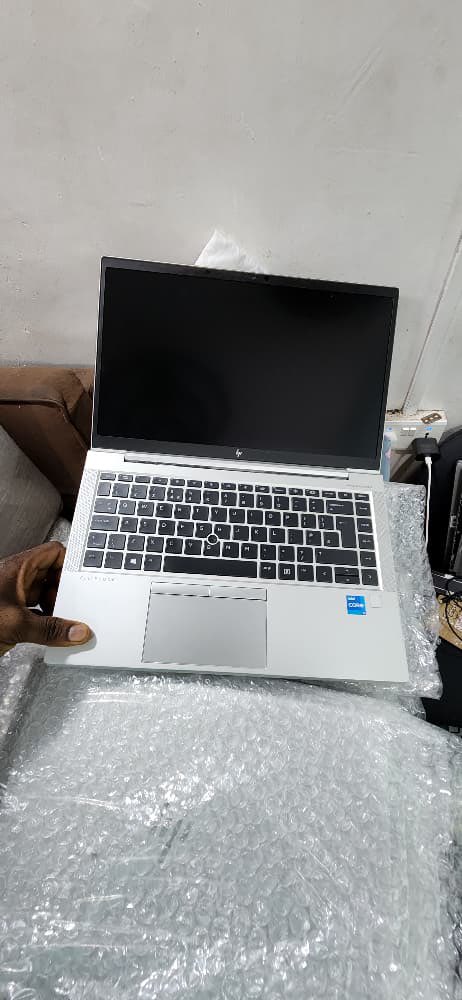 Val Gadgets tweet media