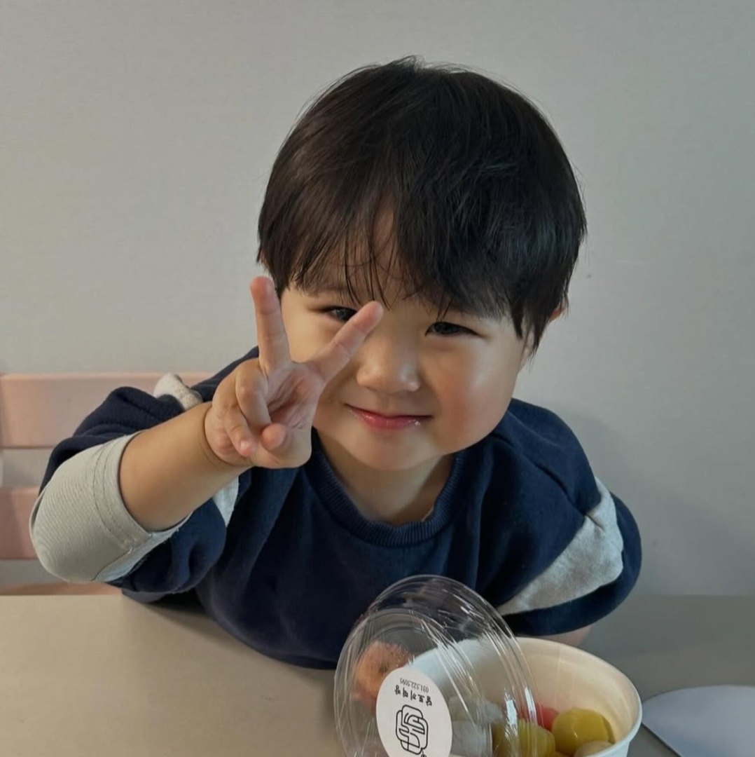 •kdm• 
ini bukan U-ju tapi ᵘ⁻ʲᵘ 🤏🏻