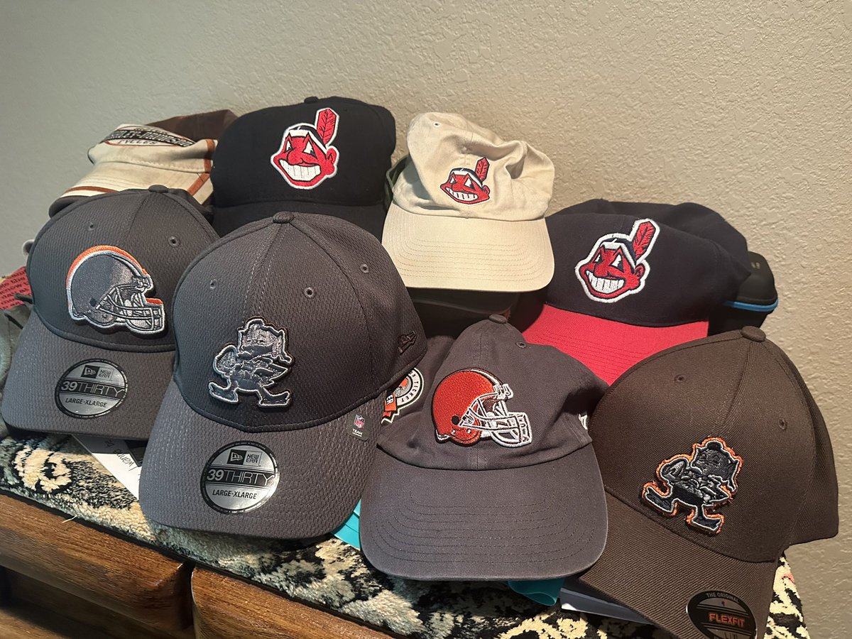JimYearsin's tweet photo. @ChaseDaniel @colincowherd @JamesPalmerTV @ScoopCityShow i'm 72 and i wear my hat backward... https://t.co/On6l27DljP