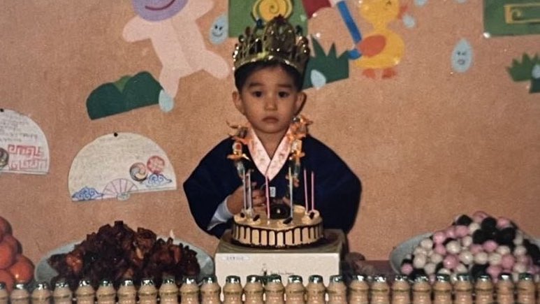 thank you for existing jungwoo you make soooooooo many people happy just by being here.. 🩵 we’ll always be waiting for you 

HAPPY JUNGWOO DAY
#28thSweetDelightJUNGWOO
#초록하트가_가득한_정우날