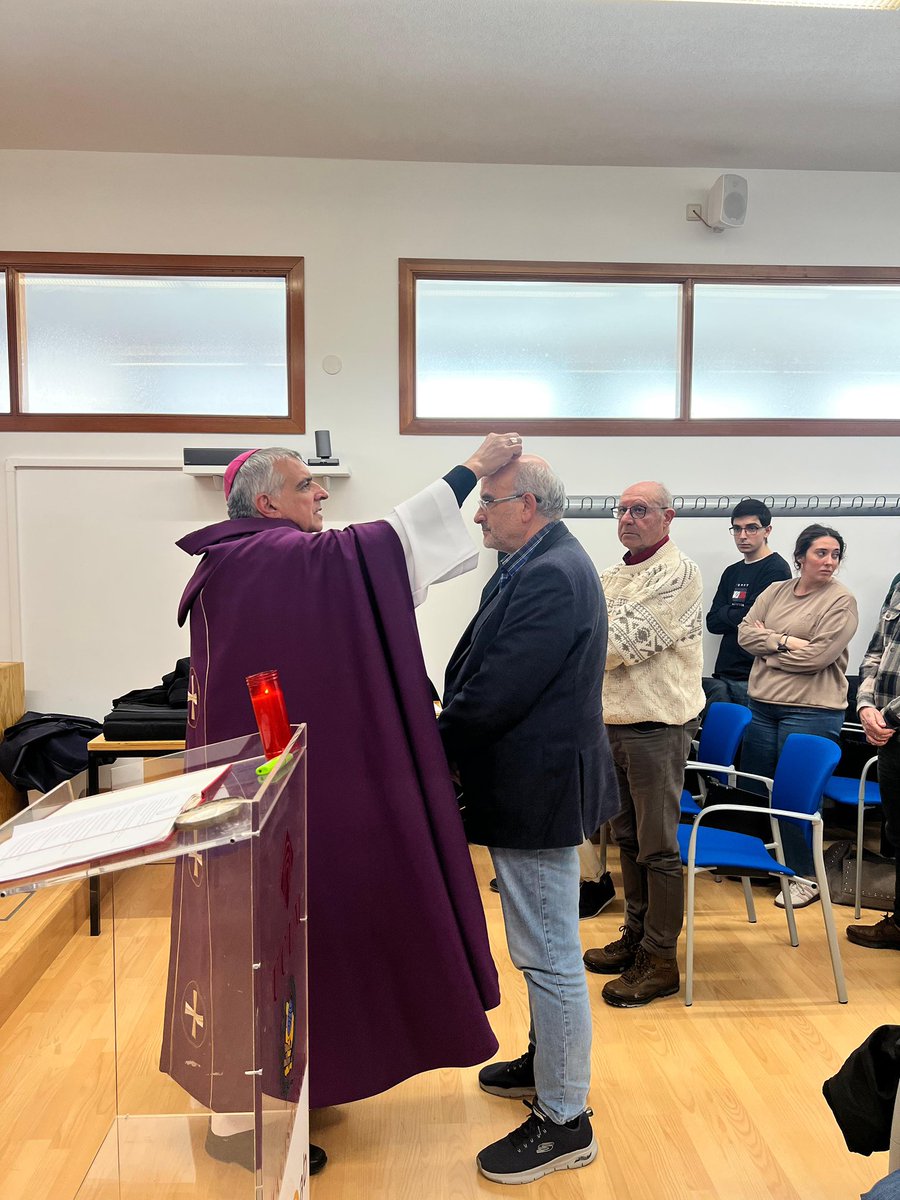 ¡Hoy Miércoles de Ceniza en UCLM-Albacete! Alumnos, profesores y PAS con el Obispo. Únete a la Pastoral Universitaria de Albacete: chat.whatsapp.com/FP00y2kxusz0qH…

#CuaresmaUCLM #PastoralUCLM