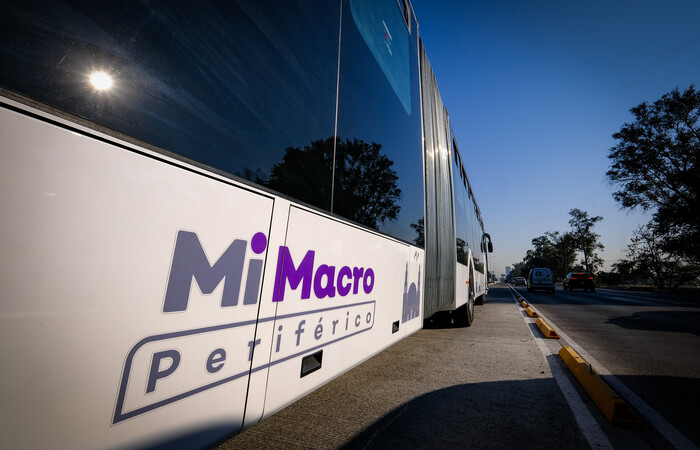 Pasajero7's tweet photo. 🚍📍 Desde julio, usuarios del #TransportPúblico en Guadalajara podrían consultar en Google Maps la ubicación en tiempo real de los buses. La #Setran busca integrar el GPS de las 4,500 unidades del sistema.@LegislativoJal
Nota:https://t.co/29hEXkMoGZ https://t.co/BXfxeT0Ub8