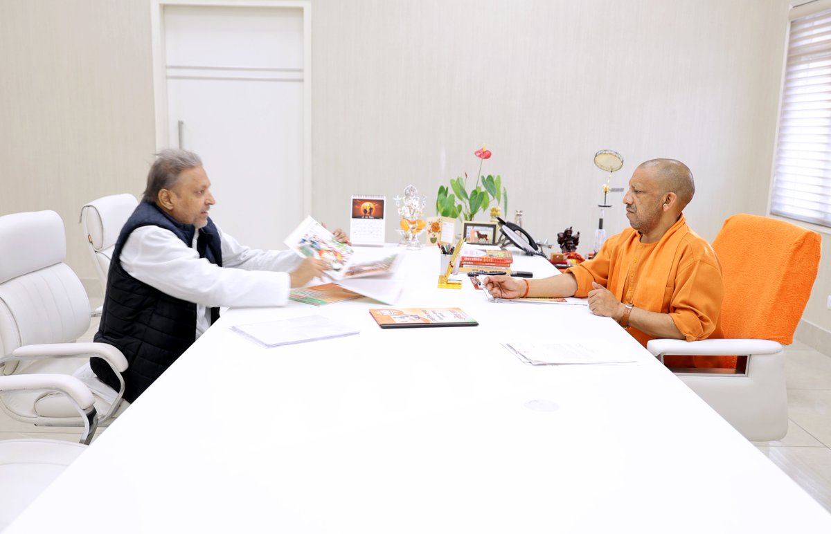 मुख्यमंत्री श्री <a href="/myogiadityanath/">Yogi Adityanath</a> जी महाराज से आज लखनऊ में जनपद बुलन्दशहर के शिकारपुर विधान सभा क्षेत्र से माननीय विधायक श्री अनिल शर्मा जी ने शिष्टाचार भेंट की।

<a href="/MlaShikarpur/">Anil Sharma MLA</a>
