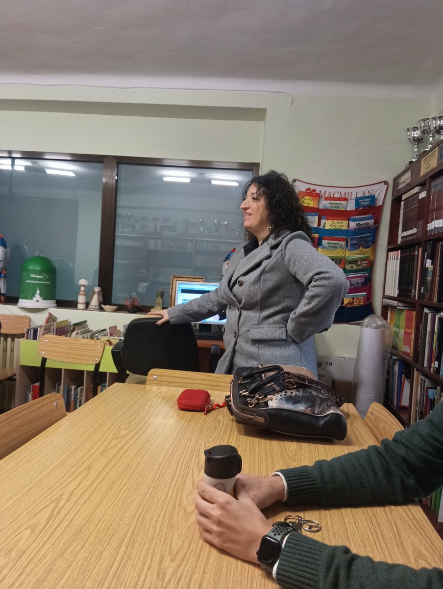 CFIECR_CT's tweet photo. Con Vanessa Ramajo de Fundación REA trabajamos la Mediación y las Prácticas Restaurativas para mejorar la convivencia escolar en Misioneras de la Providencia en Ciudad Rodrigo. @CFIE_CR @educacyl #formaCyL https://t.co/PT9sOBy09A