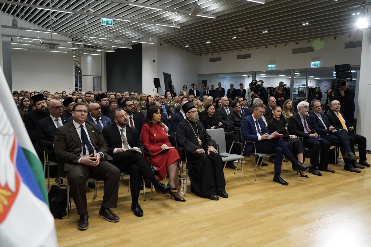 Амбасада  Републике Србије у Мађарској је 17. фебруара у Етнографском музеју свечаном церемонијом обележила Дан државности Републике Србије.
Том приликом је уприличено отварање изложбе Министарства културе Р. Србије „Српски хришћански споменици у опасности“, чиме је отпочела