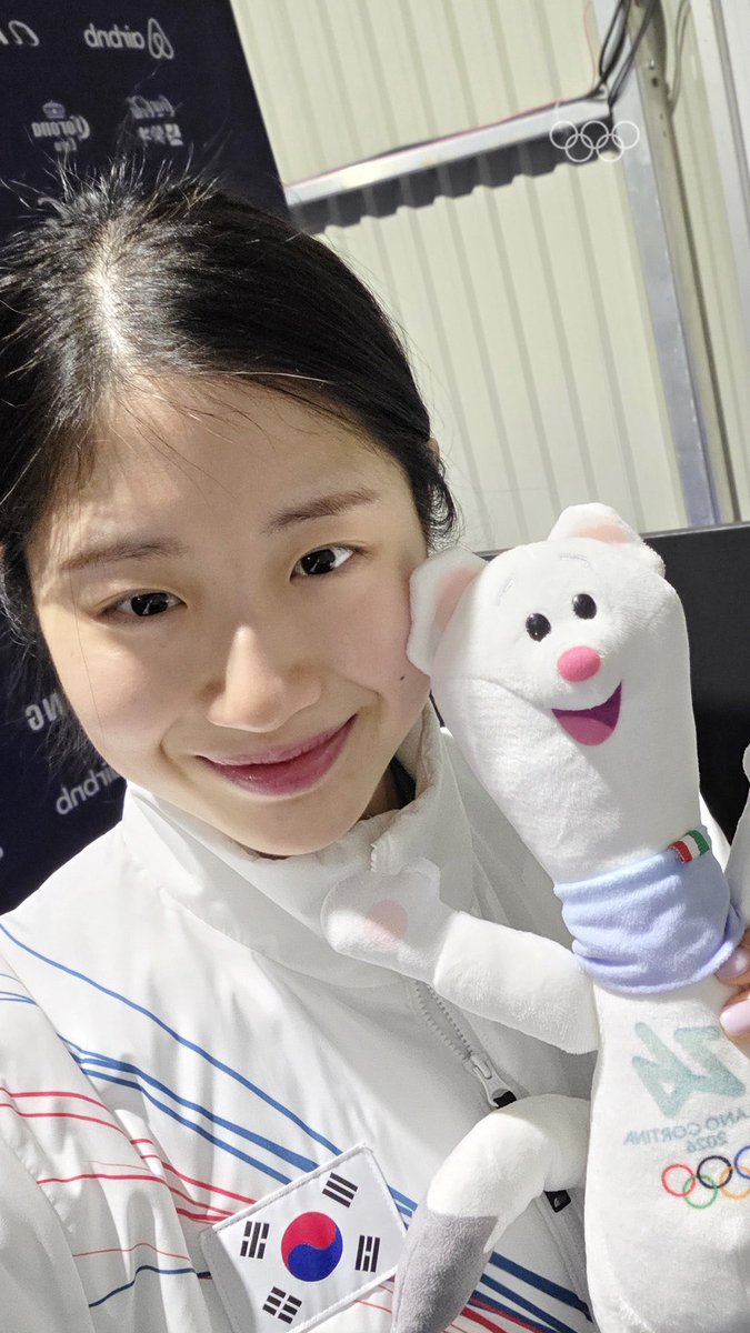 해인이랑티나!! 
진짜뽀둥한게애기같음🥺🤍🤍(해인이얘기입니다..)