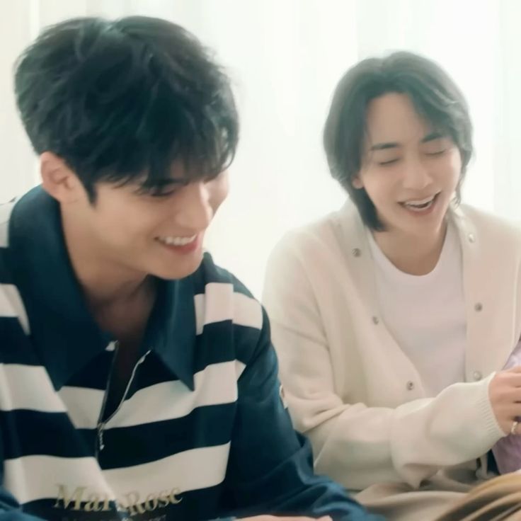 규 tweet media