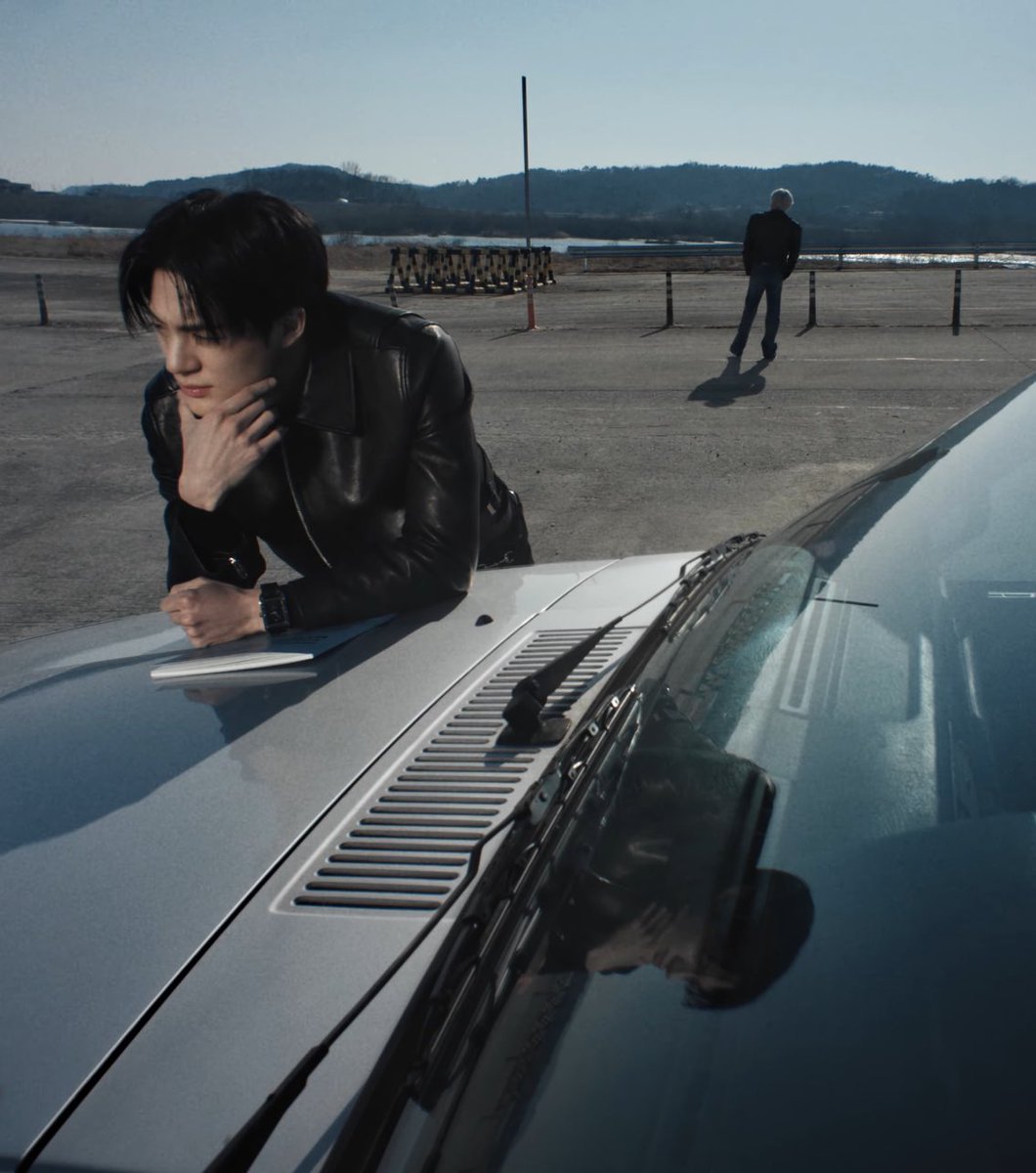 : ไงน้อง รถพังหรอ มีไรให้พี่ช่วยมั้ยจ้ะ