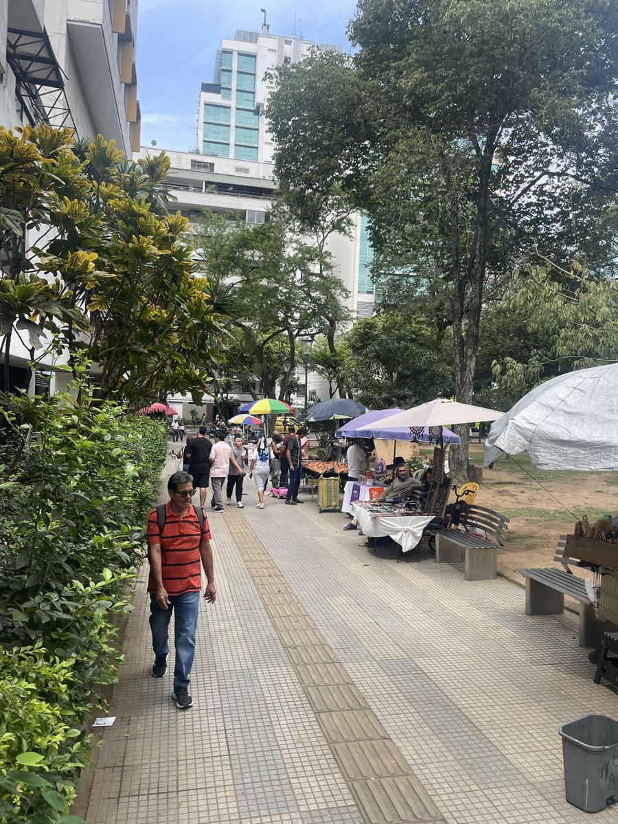 En 60 días, <a href="/Cportilla40/">Cristian Portilla</a>, logró convertir el parque San Pío en el nuevo Paseo del Comercio.

Su “gerencia” comienza a revelarse tal cual es. <a href="/AlcaldiaBGA/">Alcaldía de Bucaramanga</a>