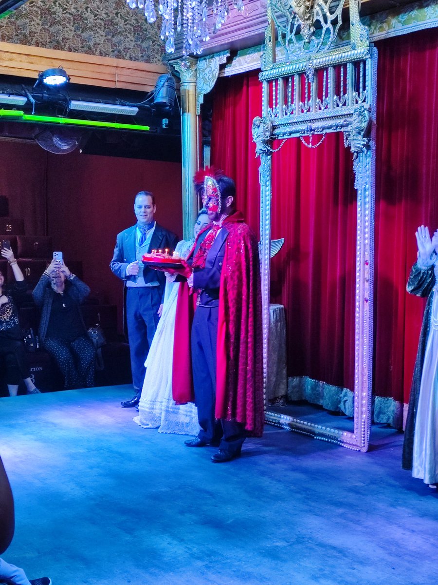 qbpferia's tweet photo. @venalteatroMX Muchas gracias, increíble experiencia, 100% recomendada el fantasma de la opera https://t.co/JXA4MRVCKF