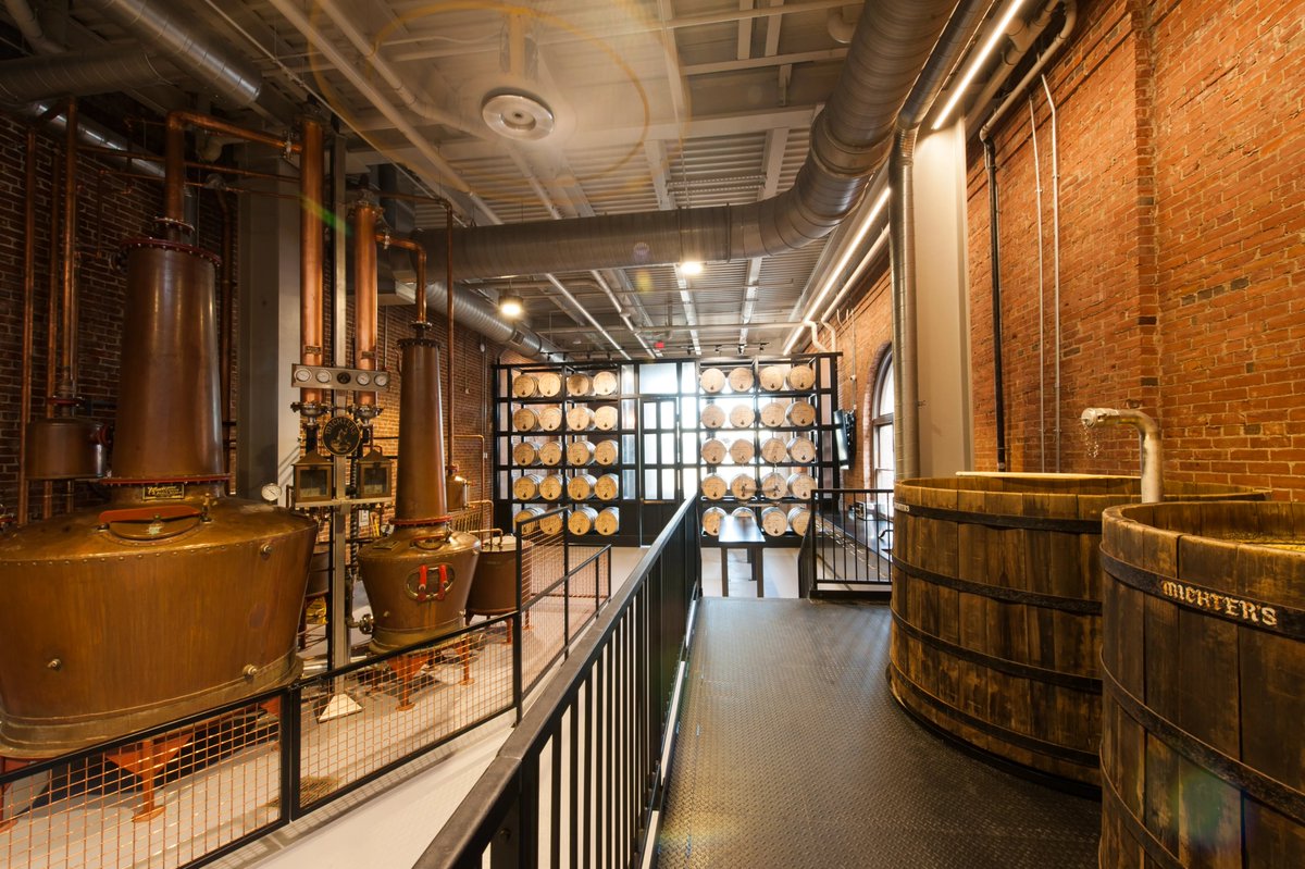 Mykola2608s's tweet image. What secrets do those gleaming copper stills in Kentucky's distilleries hold, representing the lives of generations of drinkers?

#KentuckyBourbon #DistilleryLife #CopperStill