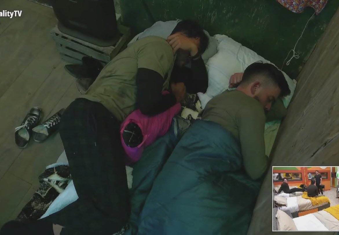 hydrochl0r1de's tweet image. por favor lo brokeback mountain coded que es todo #LCDLF6