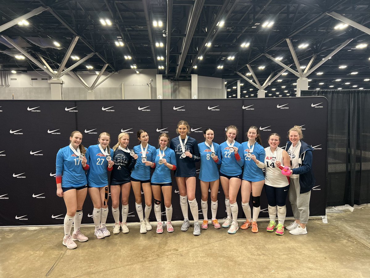 htyson22's tweet photo. My team got 3rd in Gold 15 Premier Blue this weekend at St. Louis Presidents’ Day Classic! @AlphaPerformVB #volleyballrecruiting #classof2029 #middleblocker #volleyball https://t.co/13brMKX5pN