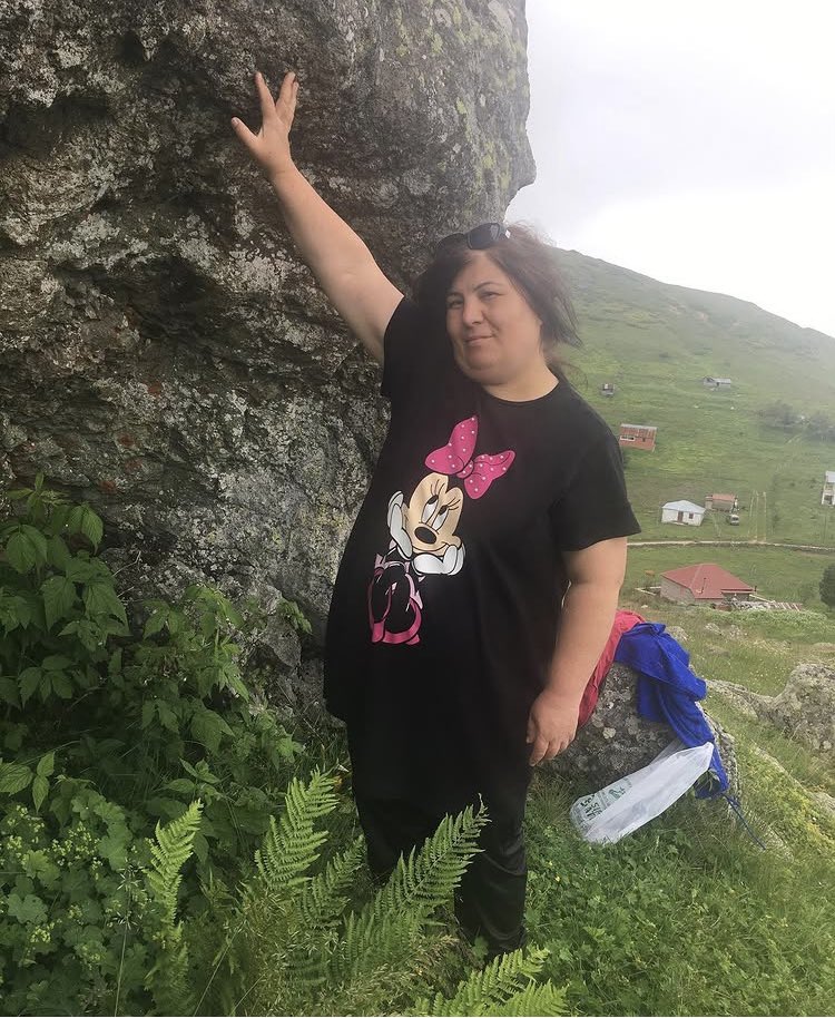 Canım arkadaşımız biz sen olmadan yaylaya gitmedik iptal ettik.Sen esprili konuşuyorsun komiksin biz sen olmayınca gülemeyiz😆😅💃✨enerjimiz olmaz 💜💃can kuşumuz.Sen yaylayı seviyorsun ve çok iyi biliyorsun.Serap,Ayşegül,Derya,Arzu,Yeter,sensiz olmaz 🙅 asla mümkün değil 🧿💃