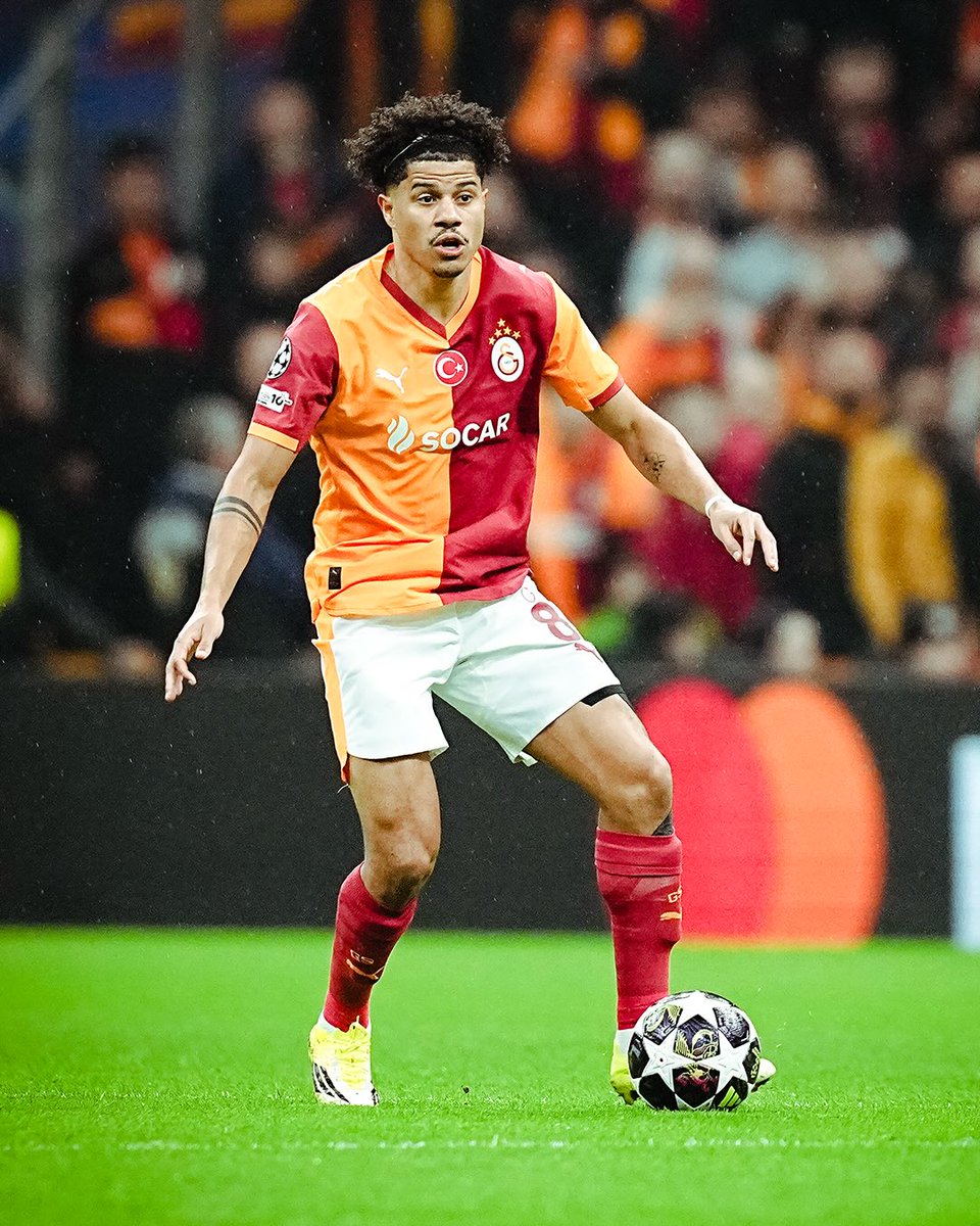 🇧🇷 Şampiyonlar Ligi 2025/26’da en çok gol pozisyonu yaratan Brezilyalılar:

🦁 Gabriel Sara: 19
🔸 Vinícius Júnior: 18
🔸 Caio Henrique: 14
🔸 Gabriel Martinelli: 12
🔸 Raphinha: 11

(<a href="/R10Score/">R10 Score</a>)