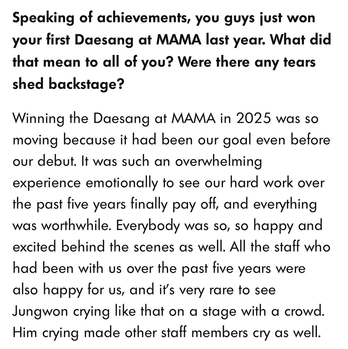 jaeyuntohoon's tweet photo. 🐩 Jungwon crying like that on a stage with a crowd. Him crying made other staff members cry as well.

😭😭😭😭😭 https://t.co/RKXDr7wG5c