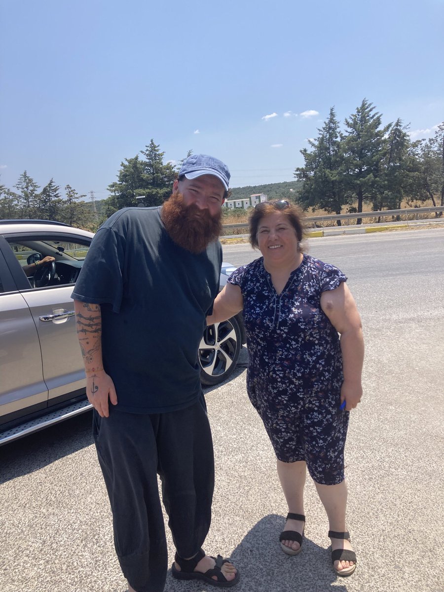 Master Şef  Eren  seni Çanakkale Özgün Yağ Fabrikasında gördüm 👀 konuştum şanslı 🍀 oldum.Dünyayı geziyorum çok şükür çok teşekkür ederim güzel kardeşim 🤲✨🧿😅💜👍