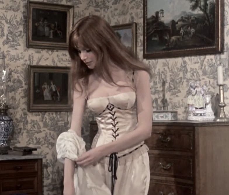 to live in a castle and dress like this everyday