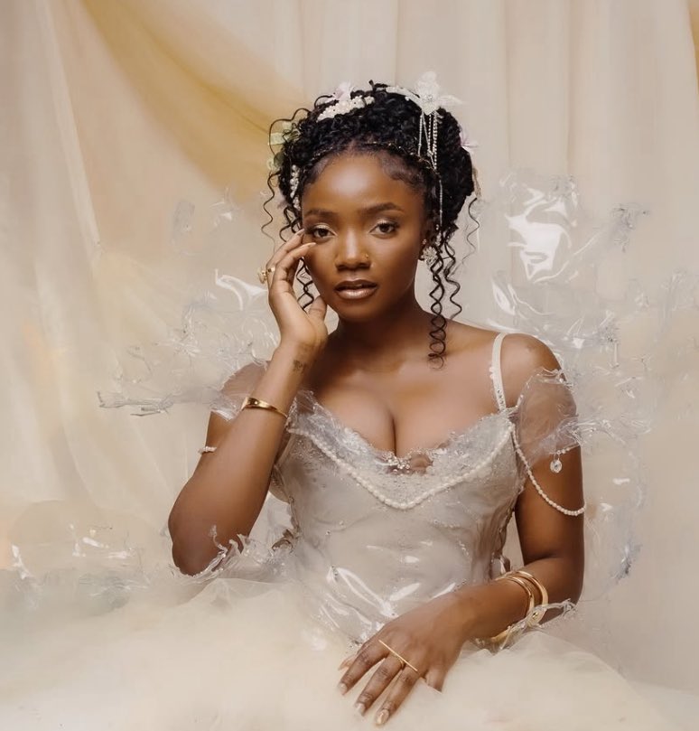 Lightwork02's tweet image. Simi, thank you for defending me when I had no voice 🙏🥲