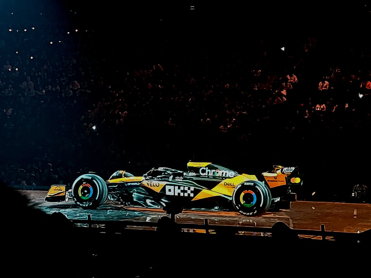 lcna16's tweet photo. @F1 @jackwhitehall It was amazing night, very lucky to be there. https://t.co/9q0yVXR192