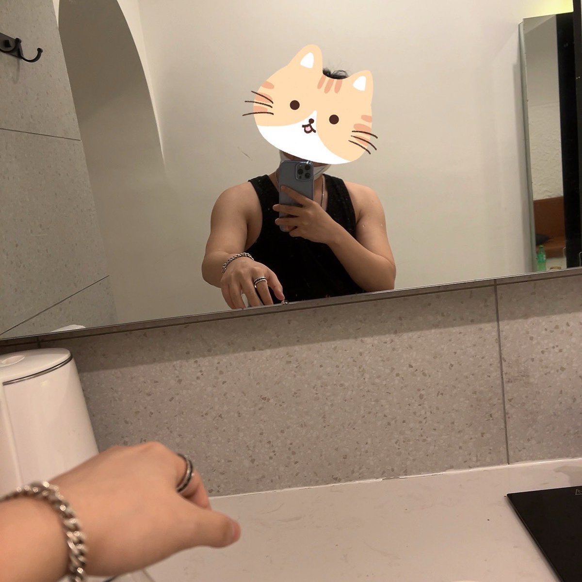 Czbnhc's tweet photo. 最近很需要戒色禁欲了 天天在看梨形和臀部、大奶的日子与我无关🤷‍♂️ https://t.co/DNuRB3trXD