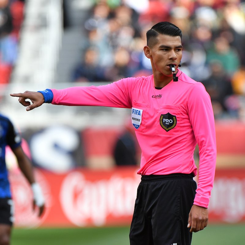 Fellow MLS sickos, here are the PRO Ref assignments for Sunday’s Opening Day match between LA Galaxy and New York City FC
REF: Victor Rivas
AR1: Jeffrey Greeson
AR2: Felisha Mariscal
4th: Servando Berna
VAR: Edvin Jurisevic
AVAR: Robert Schaap
For more on Rivas, read on 🧵(1/6)