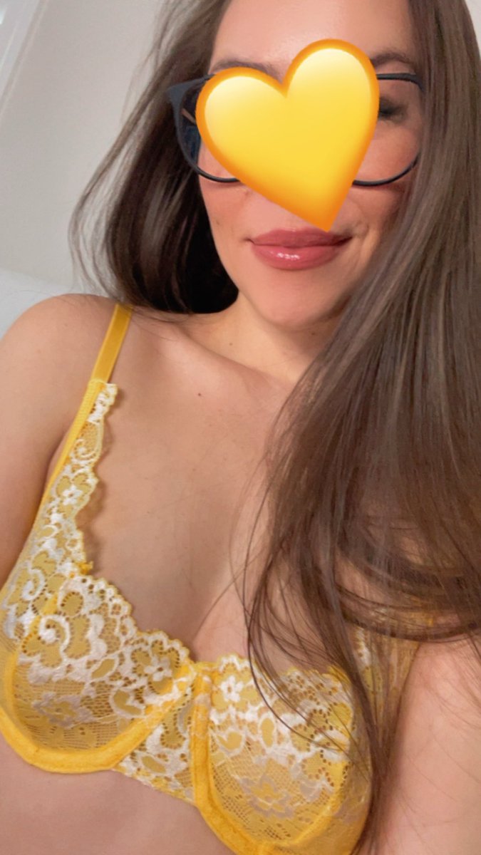 Petite Mixed Asian tweet media