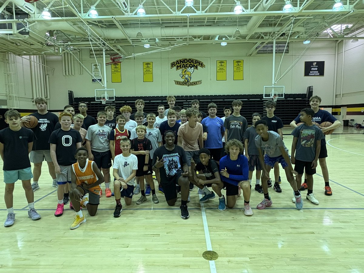 RMCHoops's tweet image. Warmer weather means that CAMP is in the air!!! Sign ups are LIVE 😎☀️ 
Click the link in our bio