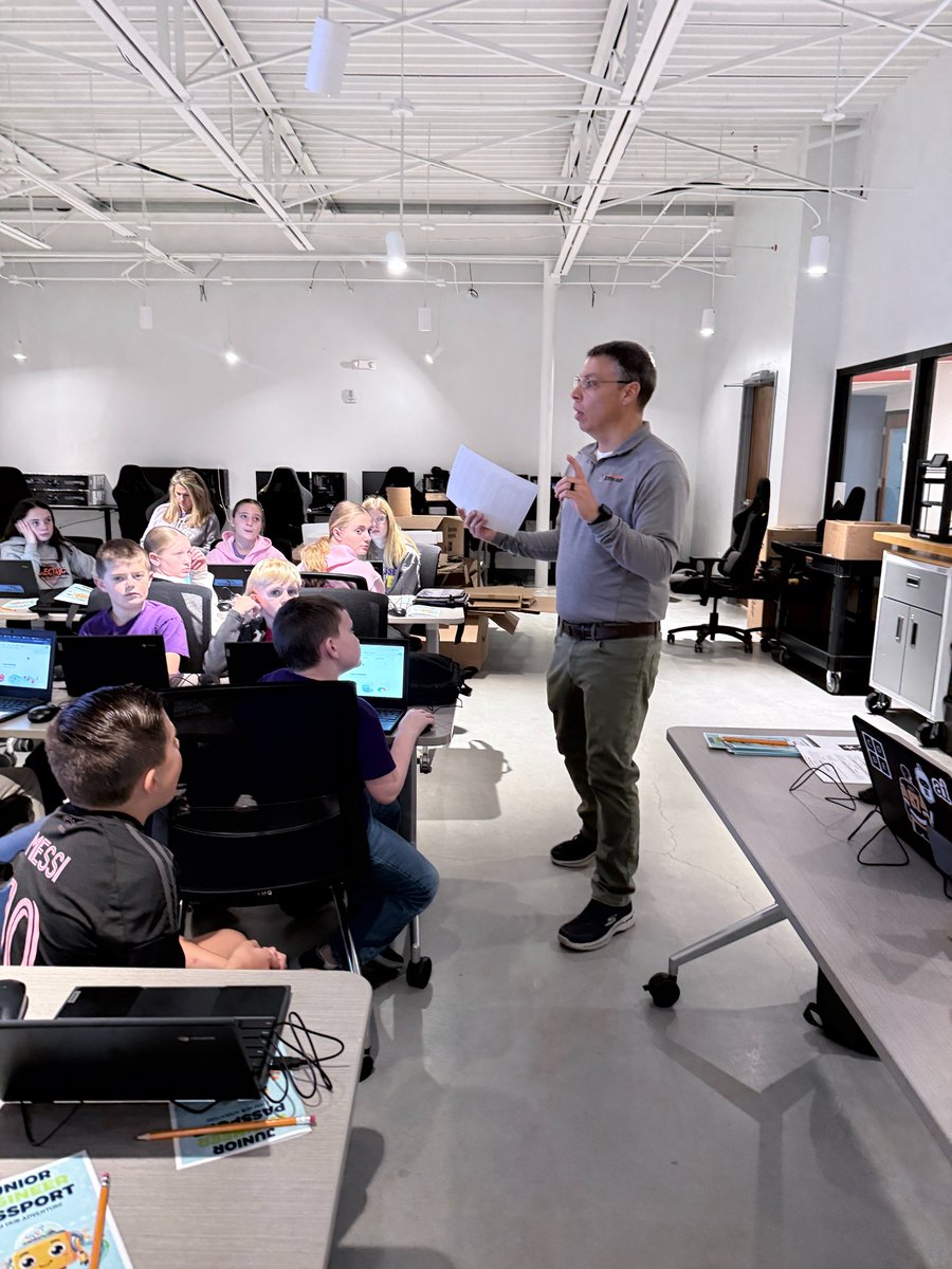 STEM Hub tweet media