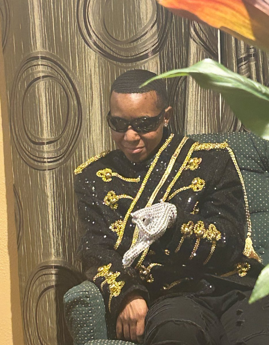 PrettystudT's tweet image. ⭐️ WHOS BAD ⭐️ 🕺 #dance #michaeljackson #chrisbrown #viral #shorts #vira... youtube.com/shorts/stOZreT… via @YouTube