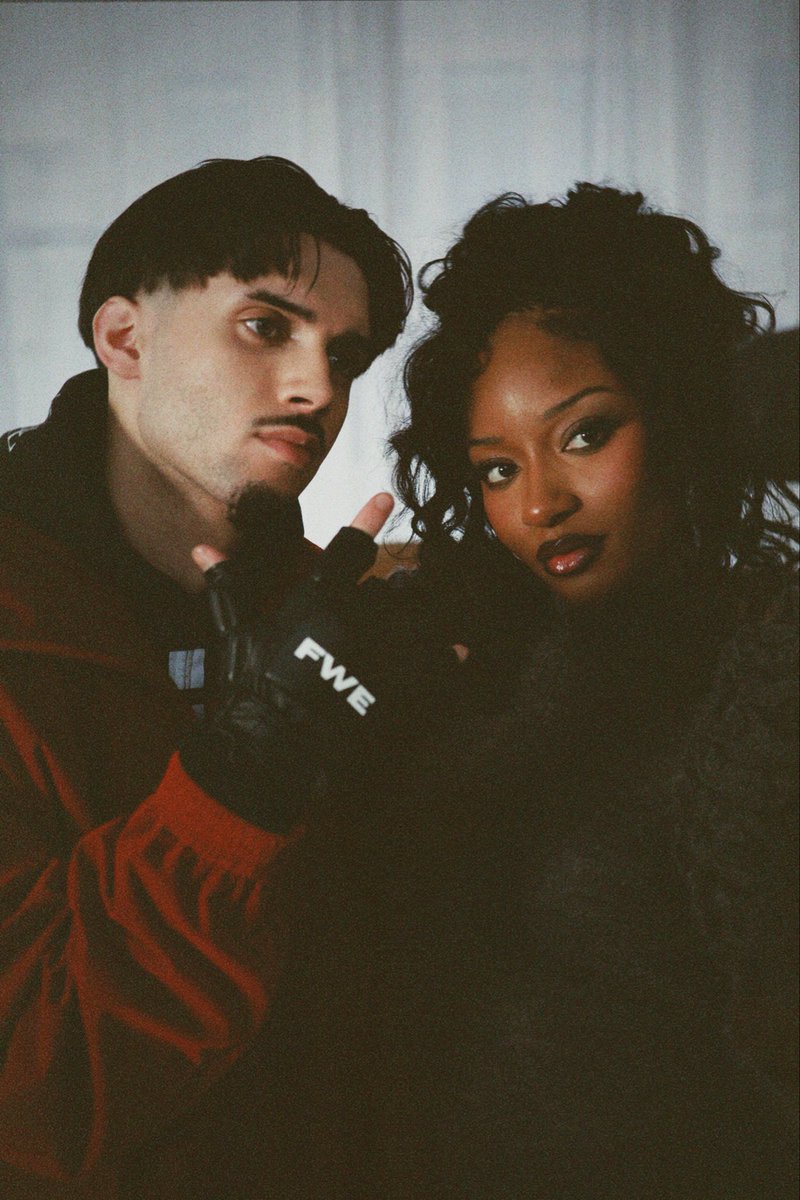 rnboiiii's tweet photo. « Mon bébé » ft. @ayrastarr 
DISPONIBLE VENDREDI 📞🤍 https://t.co/pLJytyQx31