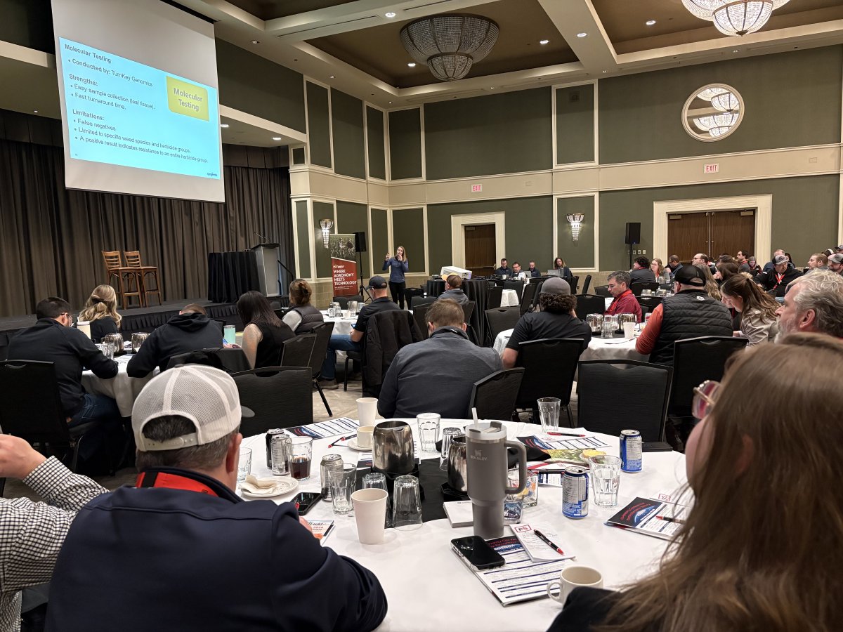 Central_ON_FS's tweet photo. Syngenta Canada’s Marijke Vanderlaan is covering a hot topic today:  Weed Resistance Sampling. Ask us for details! #FSAgronomy #ontag #SyngentaCanada #AgLearning https://t.co/7E0KrYPELZ