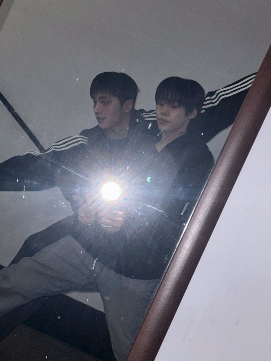 SebinFR's tweet photo. ↳17.02.26 - Twitter
Xen a posté une photo avec Sebin 😍

 #OMEGA_X #SEBIN #FORX #XEN @xenfrance_
____
© OmegaX_members
-Bini https://t.co/pDC3Z1gHL7