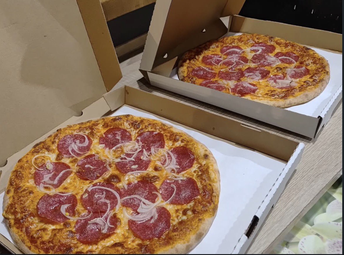 nathaaanYu's tweet photo. @SupernovaRmnt @WojtekKardys tu przykładowo salami, za taką picke u nas 2 dyszki.
No i przypominam że to osiedlówka a nie włoska :p https://t.co/zzhHajz7PC