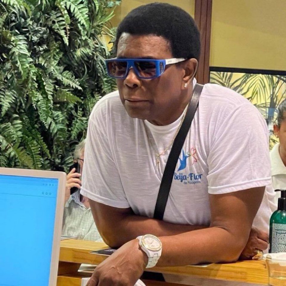 POIS SE É PRA GANHAR NO EMOCIONAL, QUEREMOS NEGUINHO DA BEIJA FLOR SENDO HOMENAGEADO ANO QUE VEM!!!!