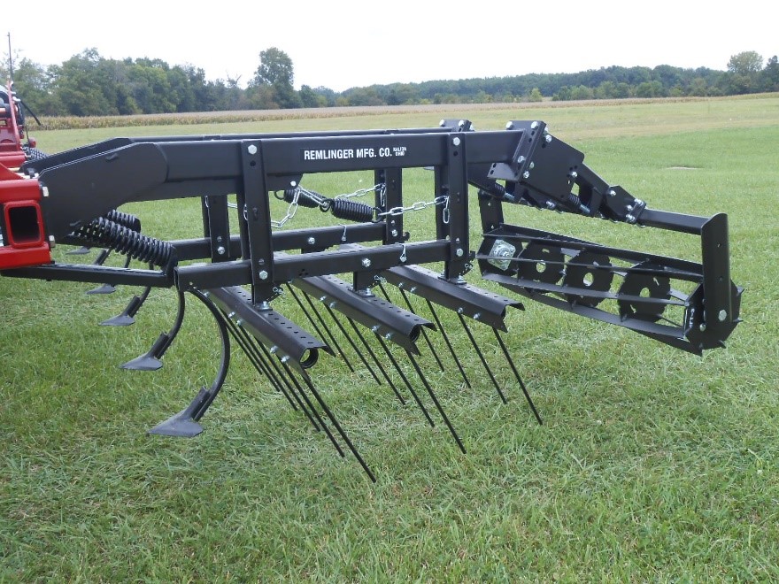 MachineryPete's tweet photo. Just posted new YouTube video, my chat w/ Ty Krueckeberg, National Sales Mgr. @RemlingerMfg. Family owned company in Kalida, OH w/ 60+ Year history making equipment solutions to help farmers be better. Ty and I talk about their expanding product line: https://t.co/8Yv7b4PA9P https://t.co/nmjAMki7SC